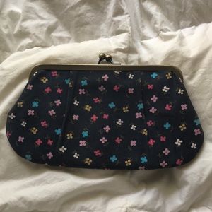 Mini flower clutch 🌺